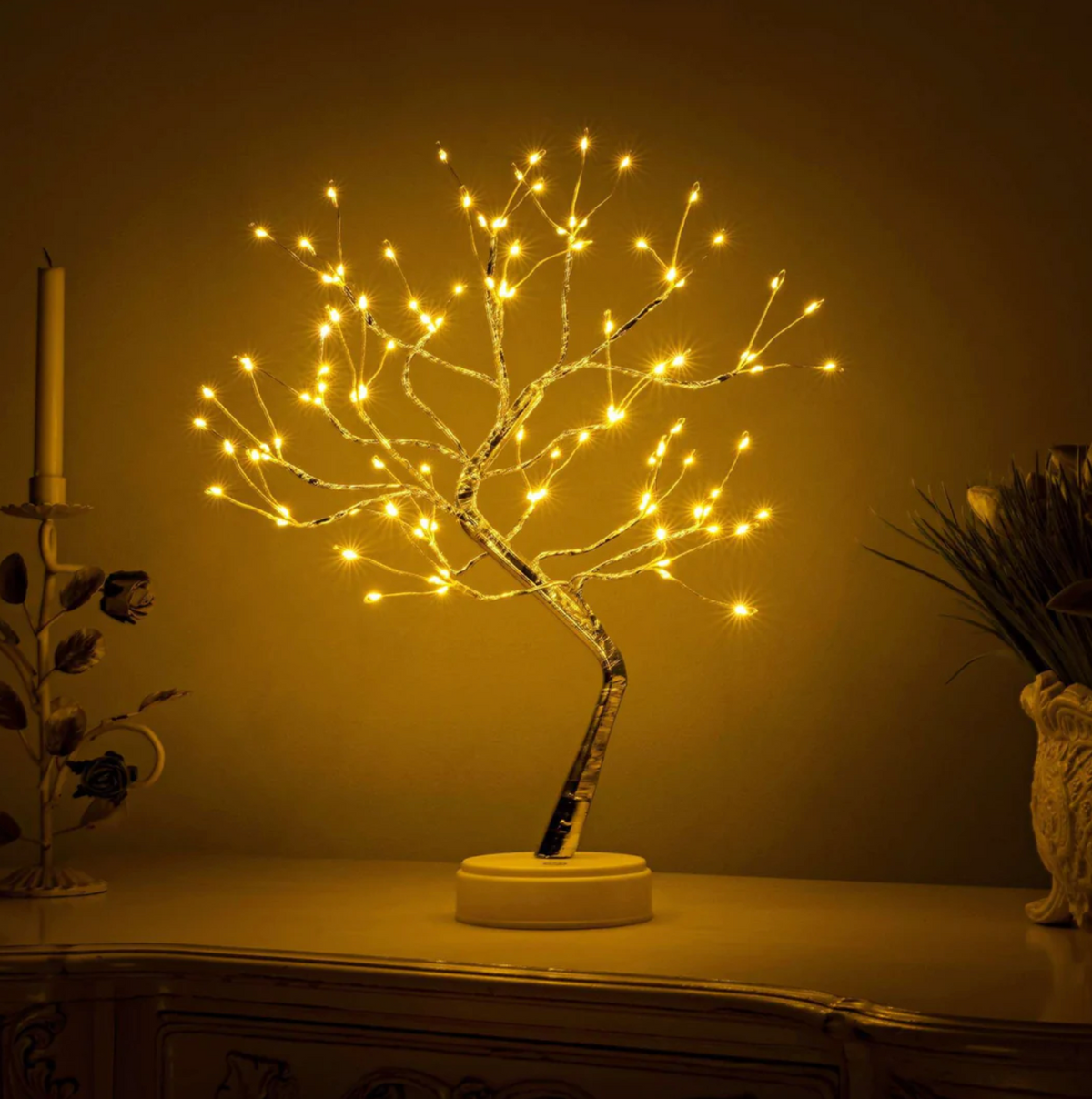 Bonsai Lichterbaum Tischlampe auf Kommode