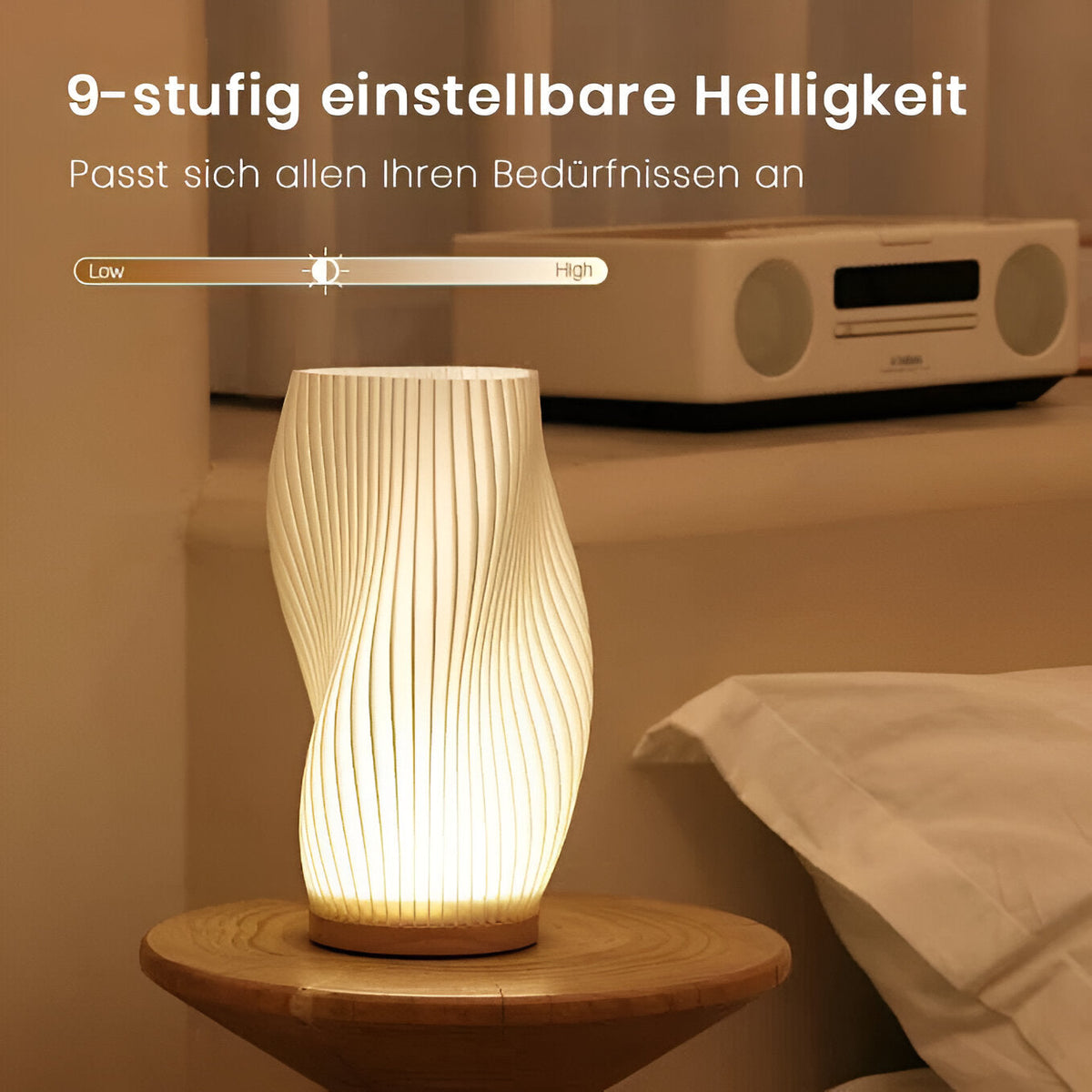 DreamWave - Moderne cremefarbene 3D-Wellenlampe mit elegantem Holzsockel